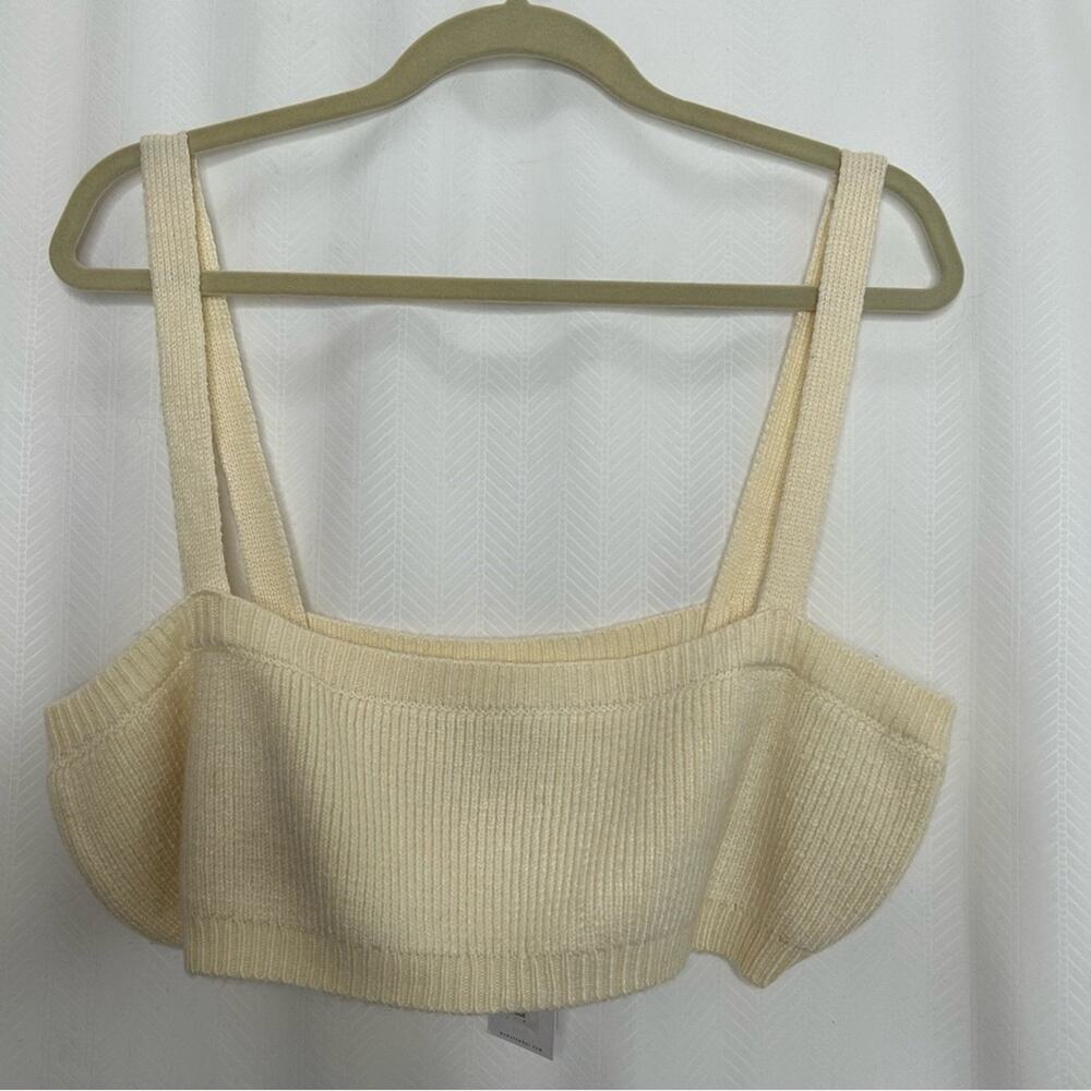 Danielle Bernstein cream pull on crop top sweater sleeveless